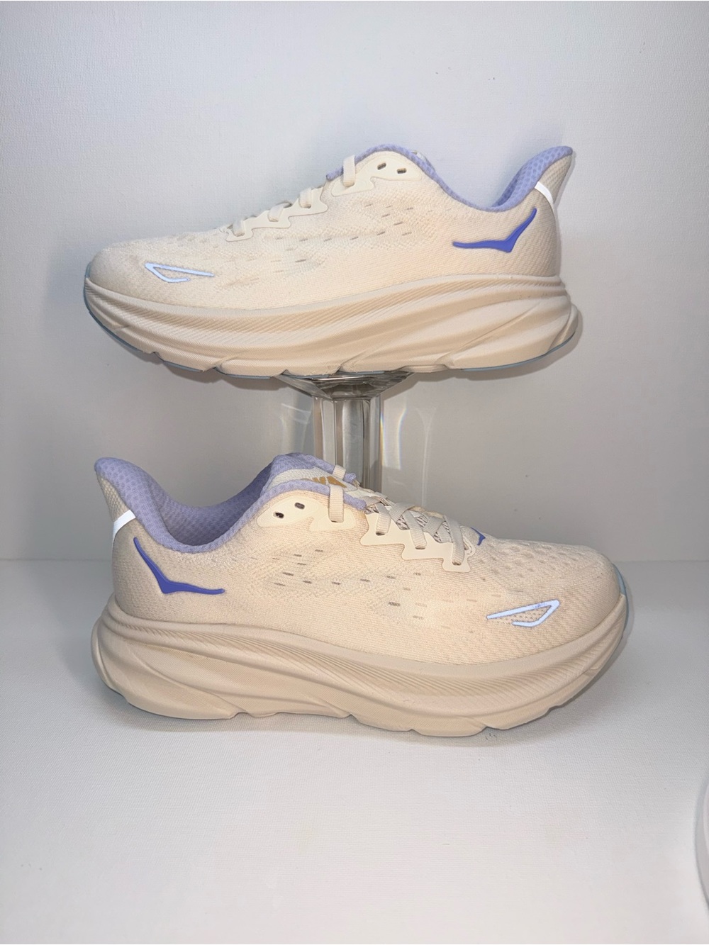 HOKA X FPM CLIFTON CREAM/LAVANDA